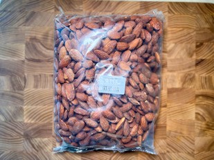 Бастони Снеки сыровяленые Бавария: Миндаль ж/с со вкусом 