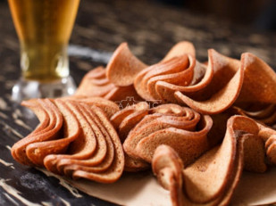 Снапсы с чесноком: Ресторанные гренки со вкусом стейка